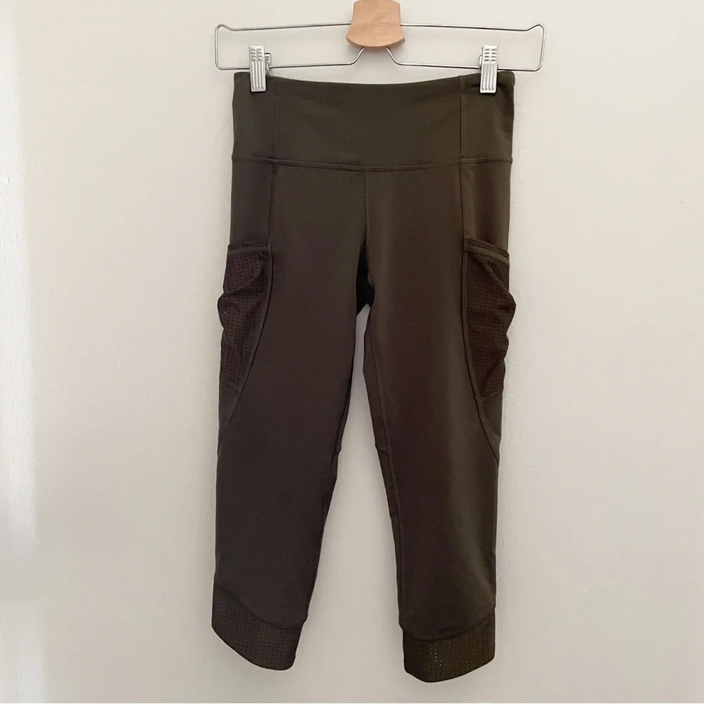 Girls Ivivva olive green Crop leggings EUC Sz 12
